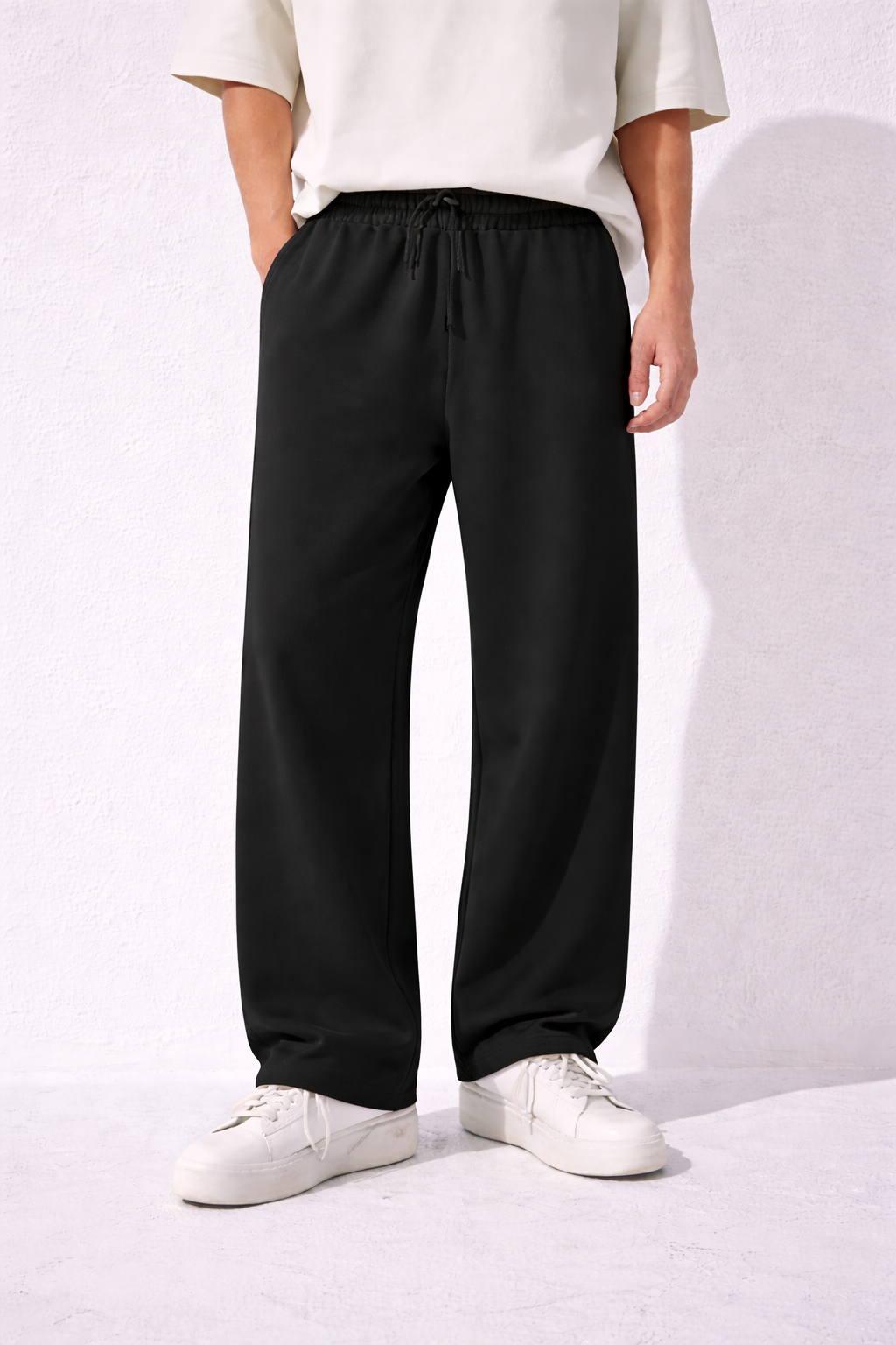 MADE WEAR ESSENTIAL TROUSER - BLACK