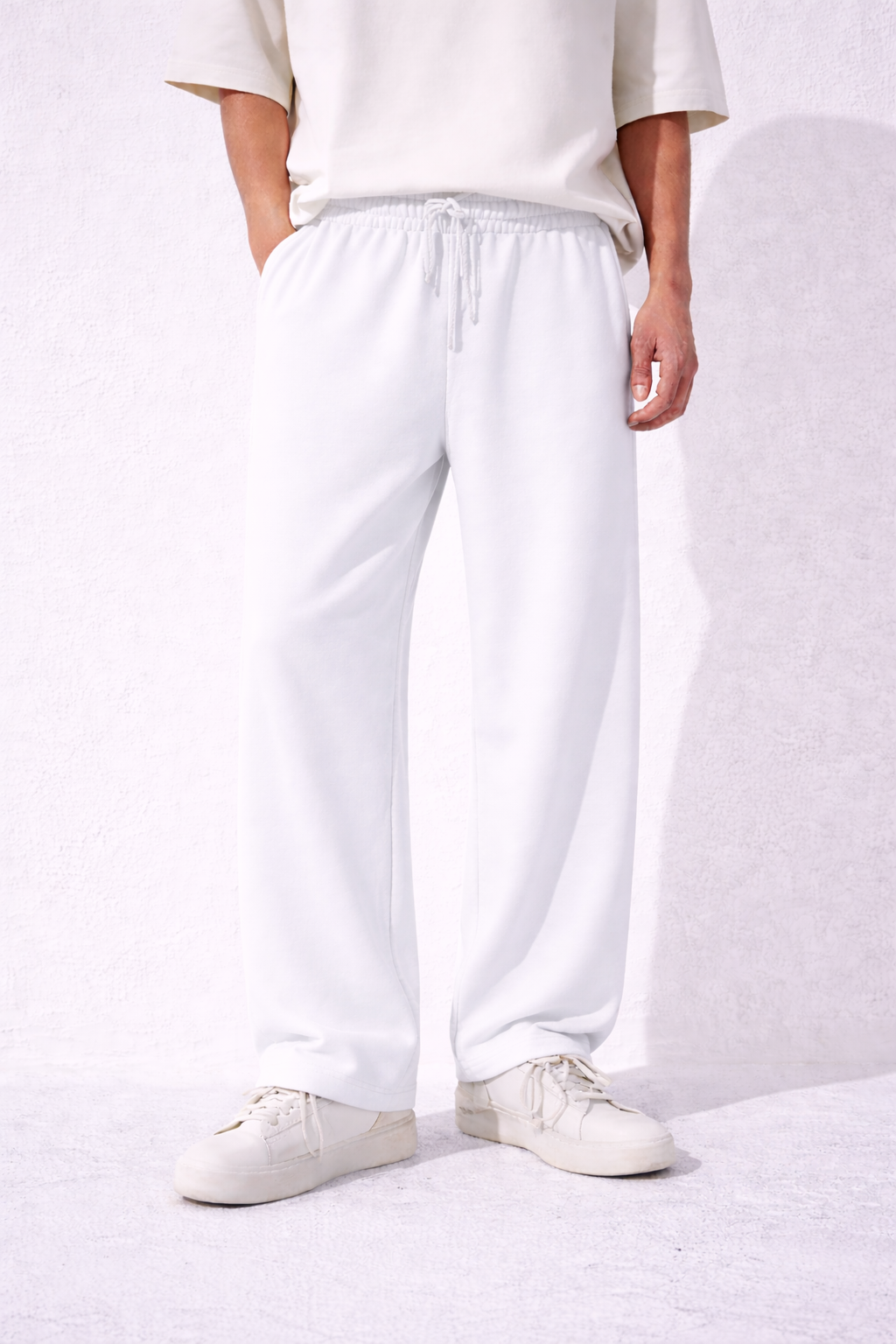 MADE WEAR ESSENTIAL TROUSER - WHITE