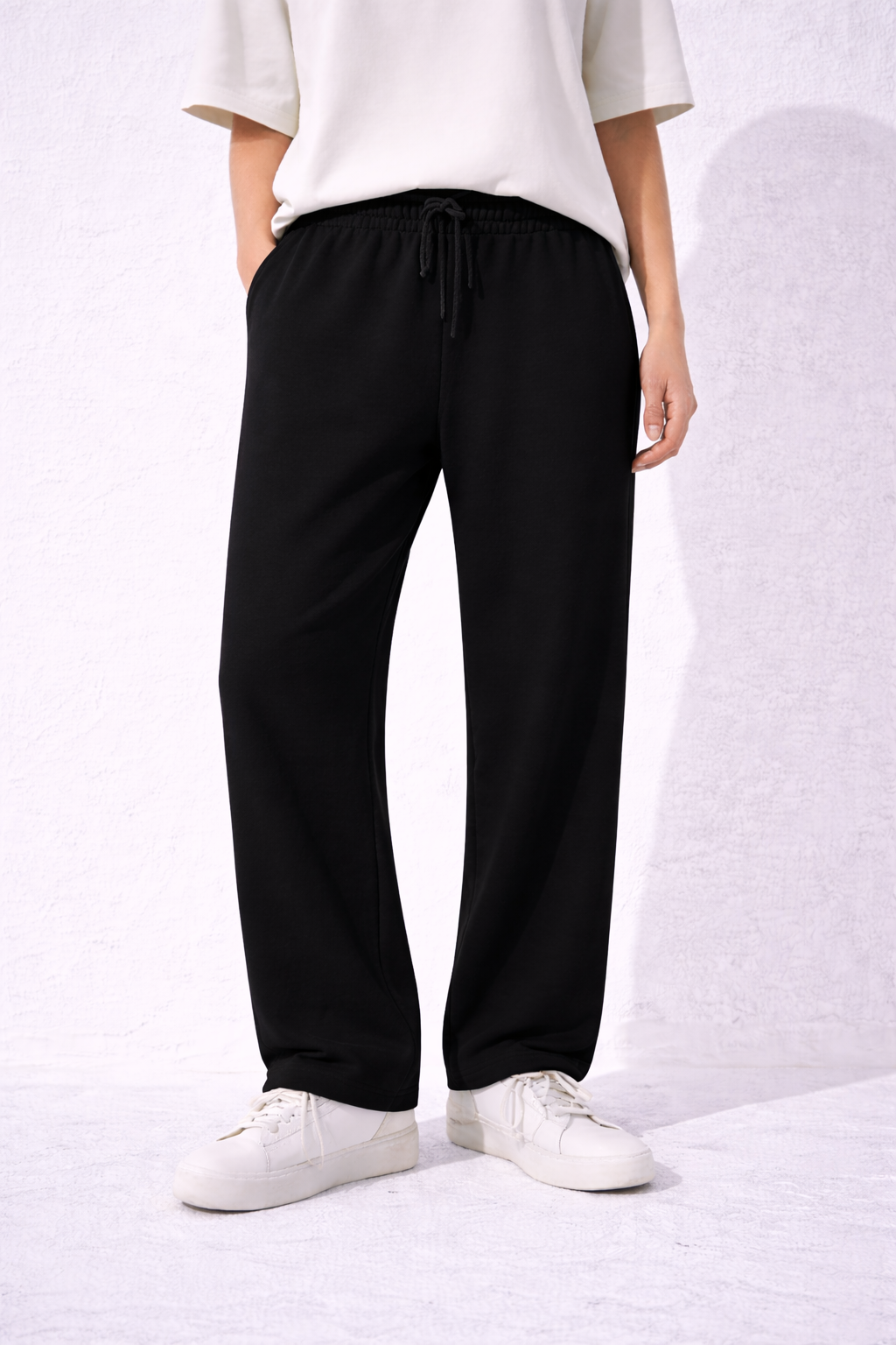 MADE WEAR WOMEN ESSENTIAL TROUSER - BLACK